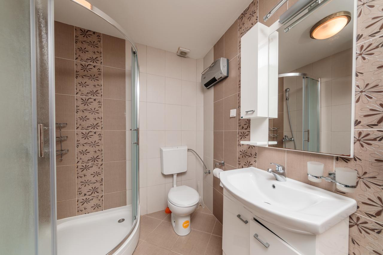 Apartments Miramar Котор Екстер'єр фото