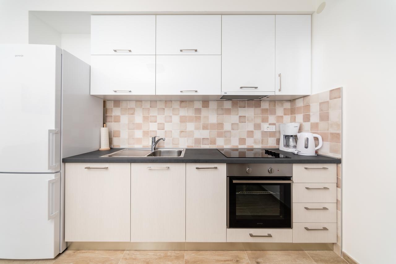 Apartments Miramar Котор Екстер'єр фото