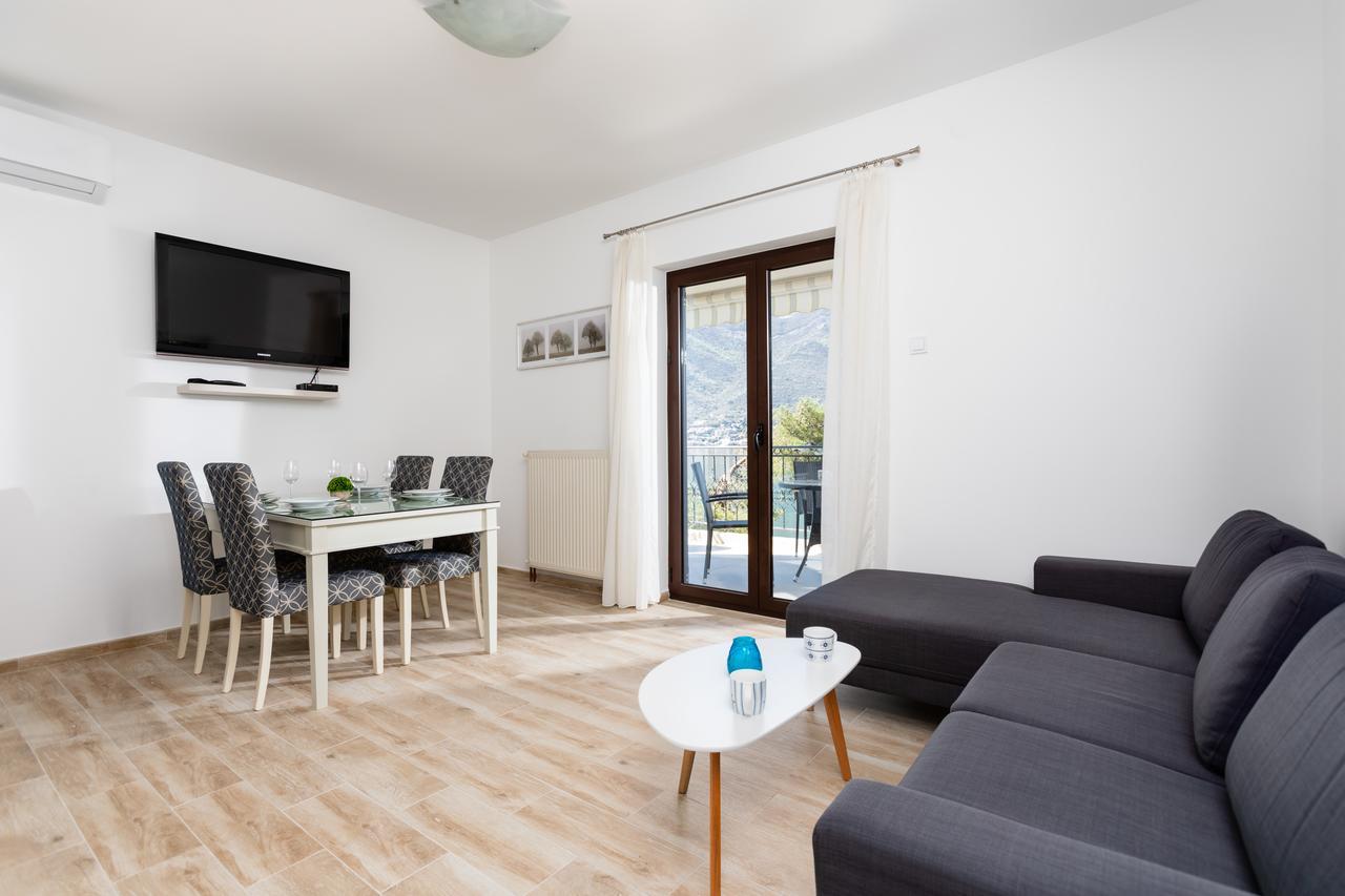 Apartments Miramar Котор Екстер'єр фото
