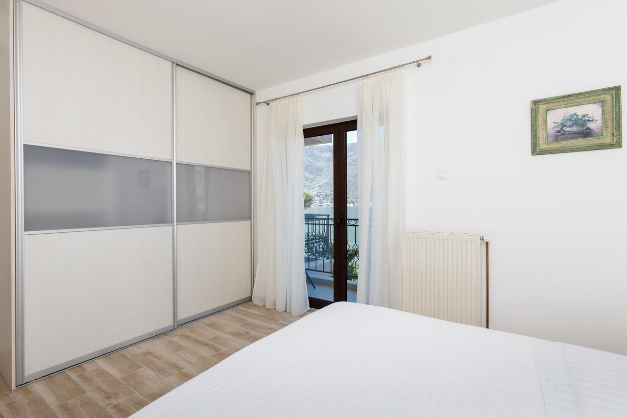 Apartments Miramar Котор Екстер'єр фото